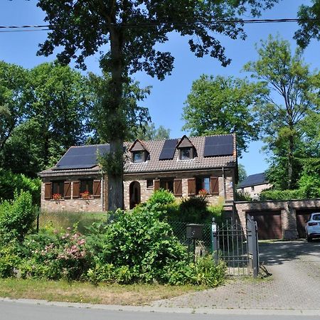Tres Belle Villa 4 Facades Dans Quartier Vert Et Arbore - 5 Kms De Namur Exteriér fotografie