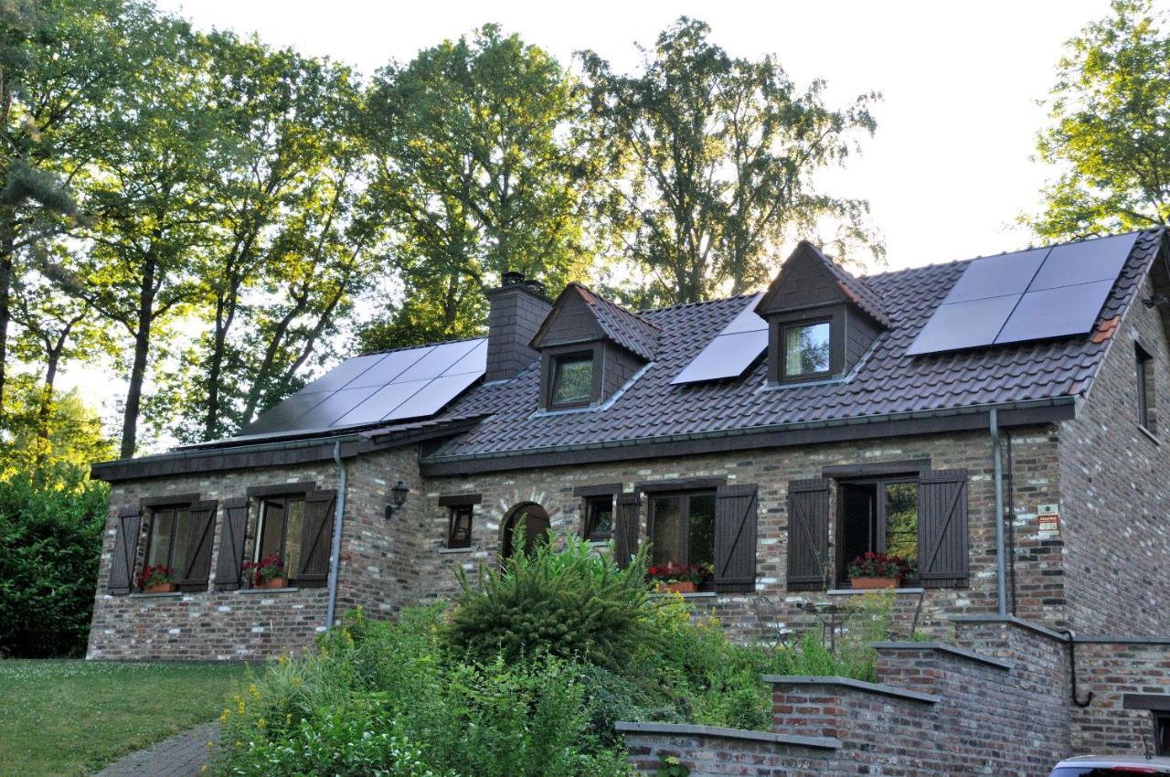Tres Belle Villa 4 Facades Dans Quartier Vert Et Arbore - 5 Kms De Namur Exteriér fotografie