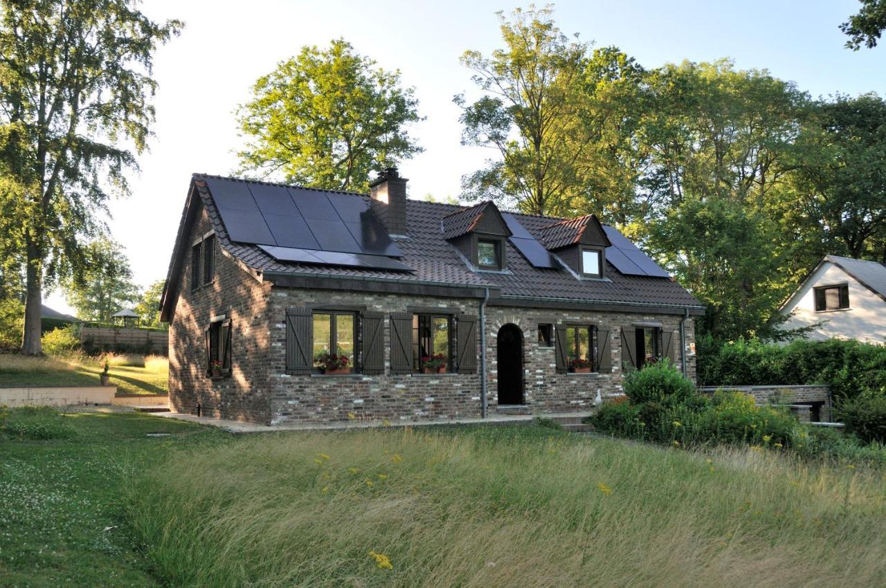 Tres Belle Villa 4 Facades Dans Quartier Vert Et Arbore - 5 Kms De Namur Exteriér fotografie